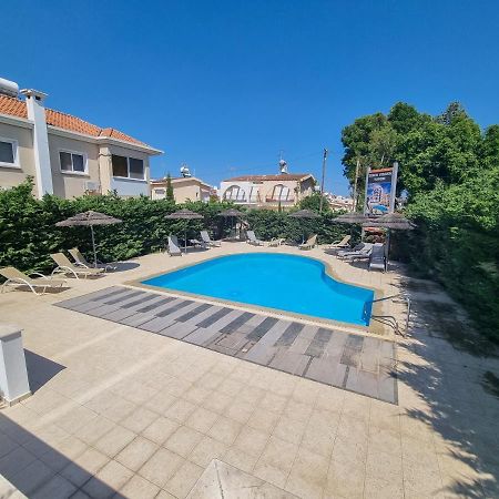 Shades Of Blue Apartment Ларнака Екстериор снимка