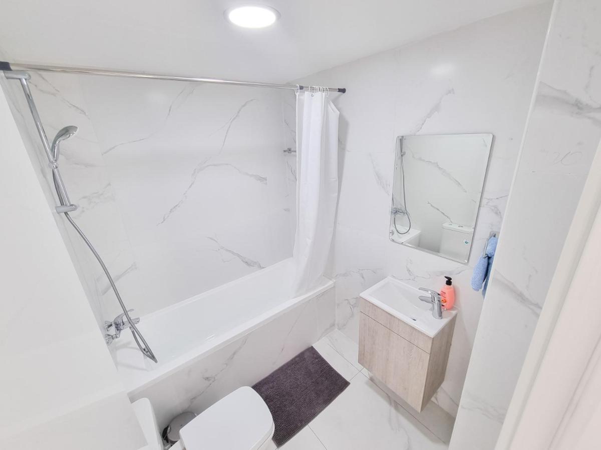 Shades Of Blue Apartment Ларнака Екстериор снимка